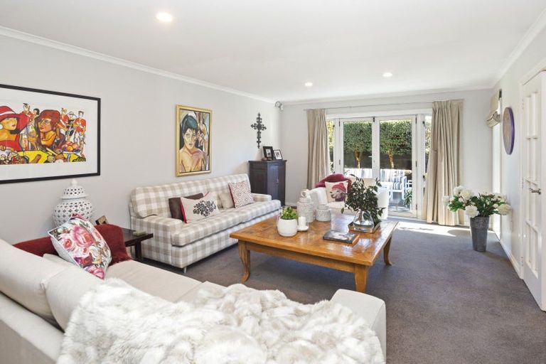 Photo of property in 30a Waiwetu Street, Fendalton, Christchurch, 8052