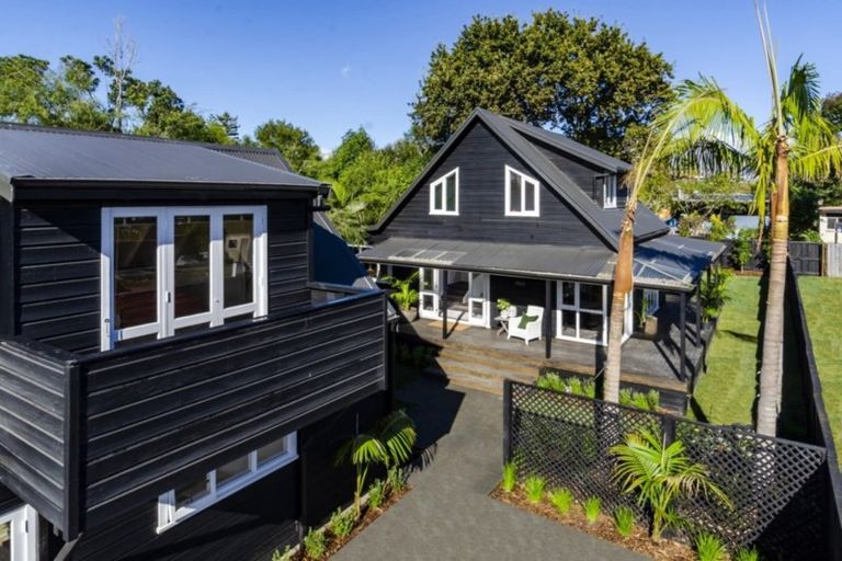 Photo of property in 3b Shiloh Way, Greenhithe, Auckland, 0632