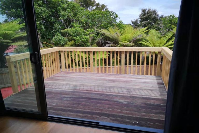 Photo of property in 44a Glen Vista Place, Bayview, Auckland, 0629