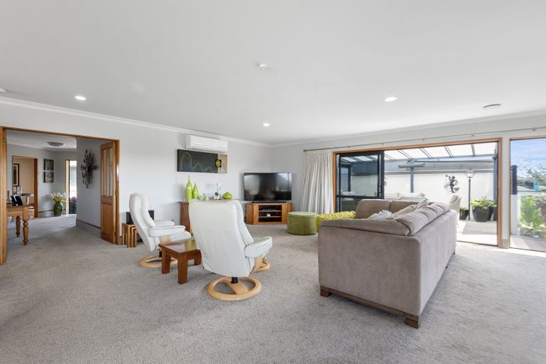 Photo of property in 19 Plateau Heights, Mount Maunganui, 3116