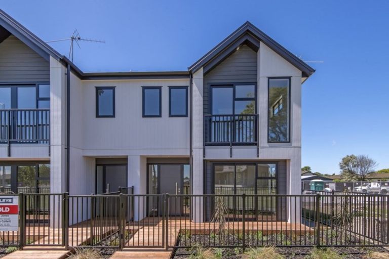 Photo of property in 13 Holmes Hanover Lane, Halswell, Christchurch, 8025