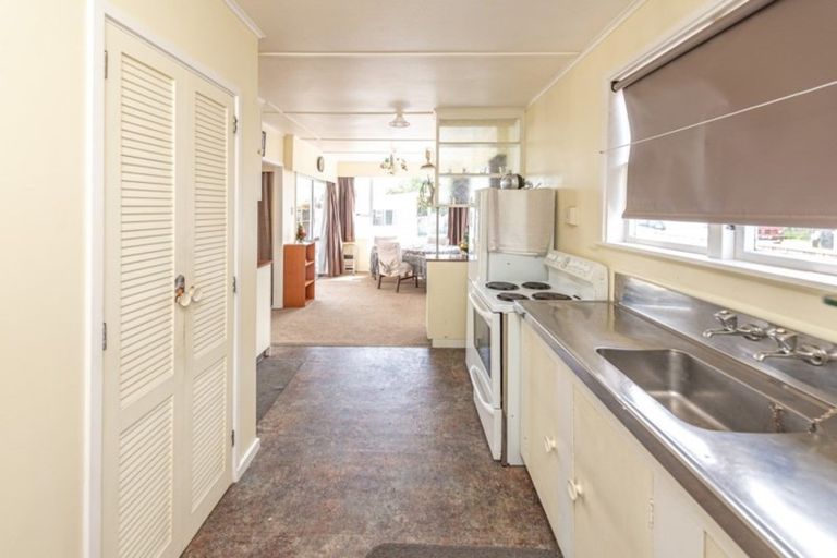 Photo of property in 92 Swiss Avenue, Gonville, Whanganui, 4501