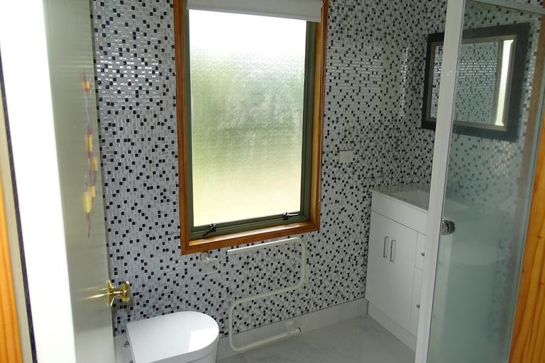 Photo of property in 27a Manuroa Road, Takanini, 2112