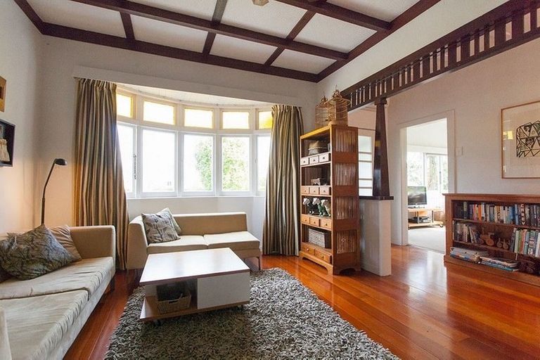 Photo of property in 19 Walmer Road, Point Chevalier, Auckland, 1022