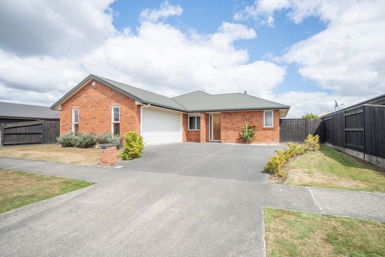 Photo of property in 34 Branigan Parade, Kelvin Grove, Palmerston North, 4414