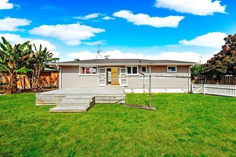 Photo of property in 14 Mountbatten Place, Papakura, 2110