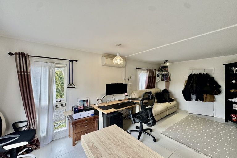 Photo of property in 61 Waimumu Road, Massey, Auckland, 0614