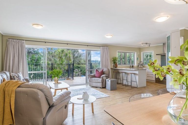 Photo of property in 2 Kelvin Crescent, Te Atatu Peninsula, Auckland, 0610