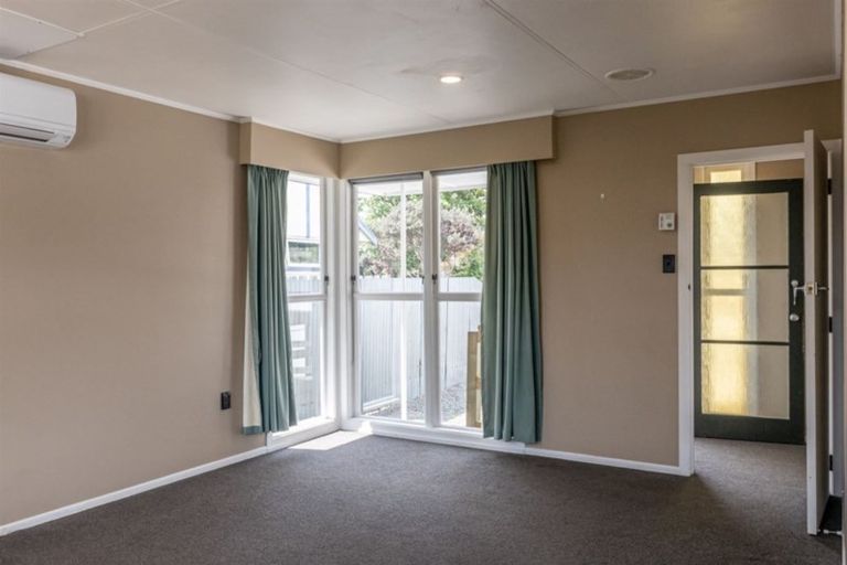 Photo of property in 40 Apollo Parade, Milson, Palmerston North, 4414
