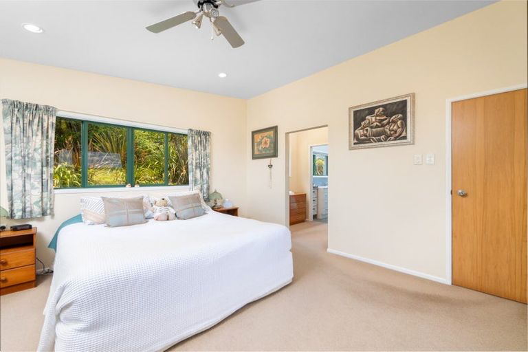 Photo of property in 264a Kempthorne Road, Russell, 0272