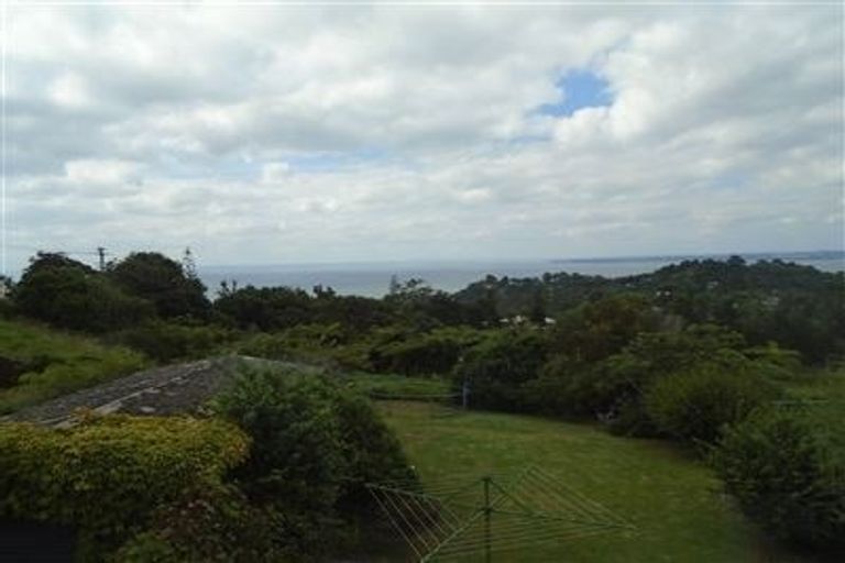 Photo of property in 6 Grendon Road, Titirangi, Auckland, 0604