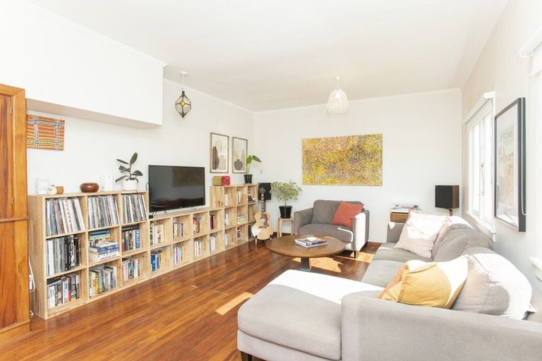 Photo of property in 120 Iranui Road, Inner Kaiti, Gisborne, 4010