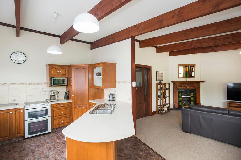Photo of property in 12 Pine Street, Mangapapa, Gisborne, 4010