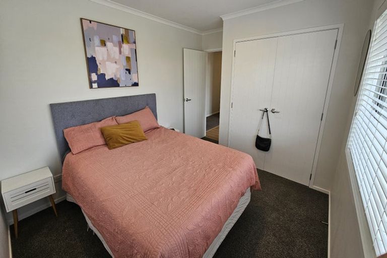 Photo of property in 13 Birdie Lane, Waiwhakaiho, New Plymouth, 4312