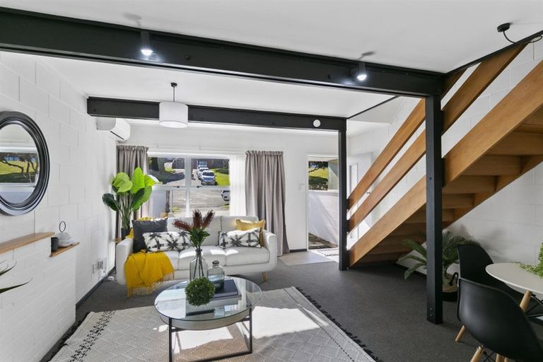 Photo of property in 12a Waiwera Crescent, Maupuia, Wellington, 6022