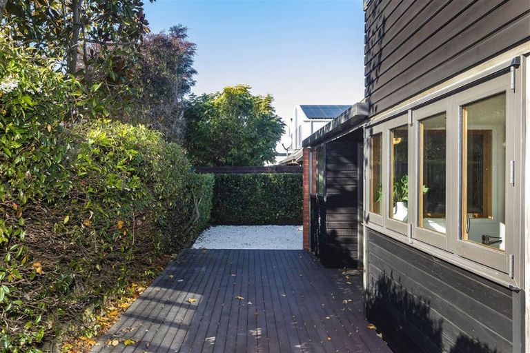 Photo of property in 114b Memorial Avenue, Burnside, Christchurch, 8053