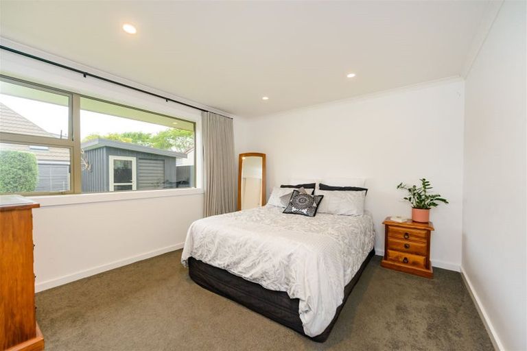 Photo of property in 102 Waterloo Crescent, Hokowhitu, Palmerston North, 4410