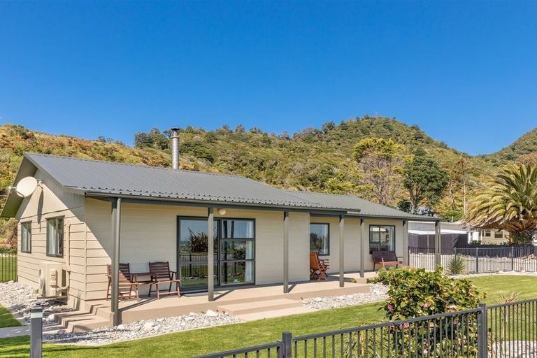 Photo of property in 166a Torea Street, Granity, 7823