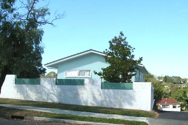 Photo of property in 26 Knightsbridge Drive, Forrest Hill, Auckland, 0620