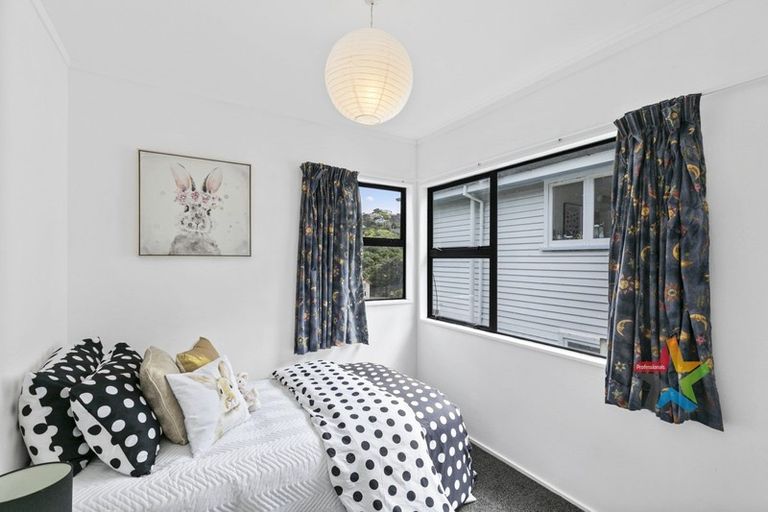 Photo of property in 113 Houghton Bay Road, Houghton Bay, Wellington, 6023