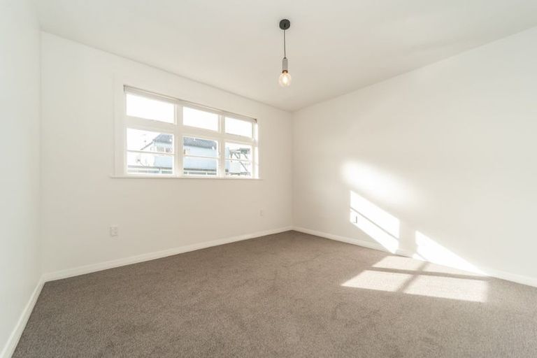 Photo of property in Graymor Flats, 2/19 Ohiro Road, Aro Valley, Wellington, 6021