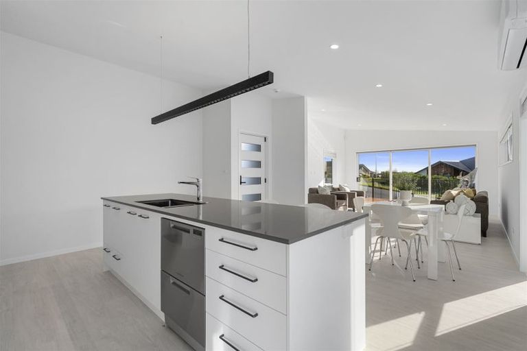 Photo of property in 3 Manotini Way, Pyes Pa, Tauranga, 3112