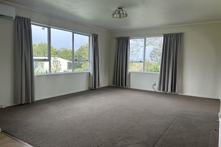 Photo of property in 5 Crosby Road, West Harbour, Auckland, 0618
