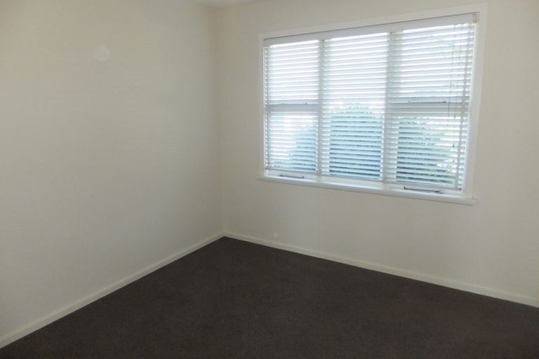 Photo of property in 11 Bideford Place, Dallington, Christchurch, 8061