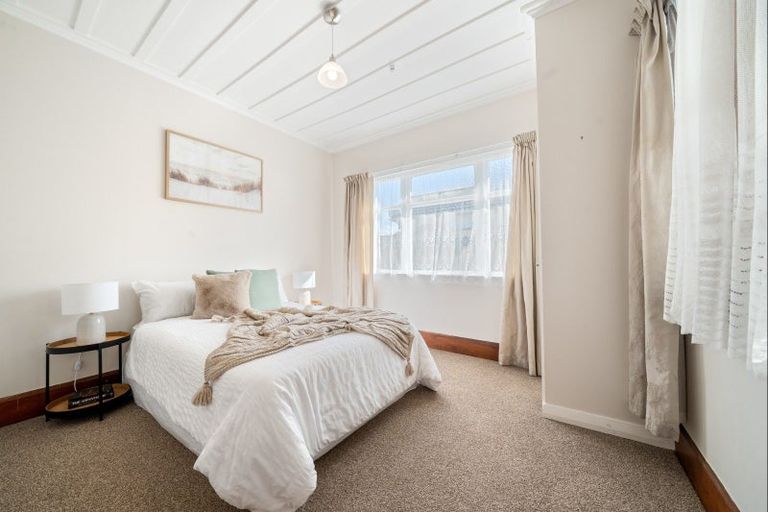 Photo of property in 44 Fitzroy Road, Fitzroy, New Plymouth, 4312