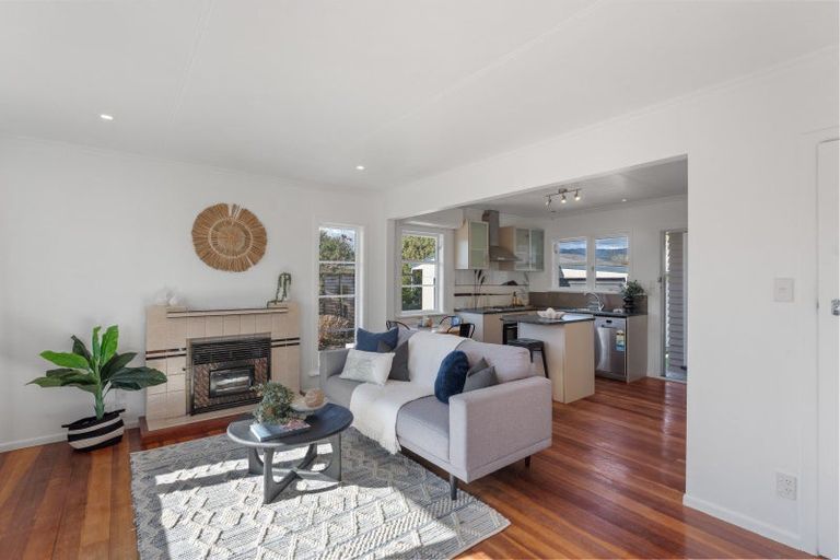 Photo of property in 16 Lemon Street, Otaki, 5512