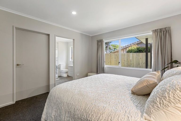 Photo of property in 9a Karina Road, Merrilands, New Plymouth, 4312