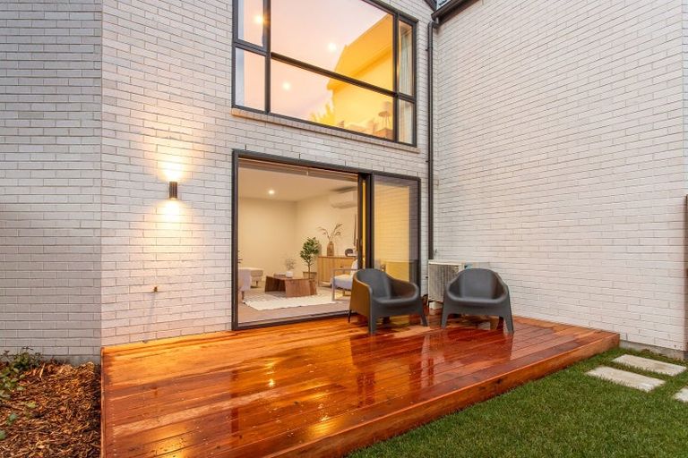 Photo of property in 2/133 Blighs Road, Strowan, Christchurch, 8052