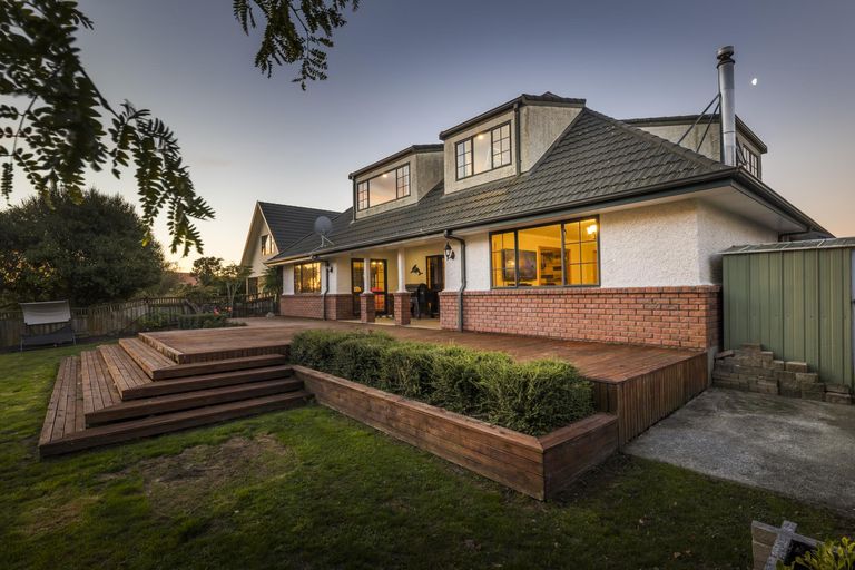 Photo of property in 116 Pacific Drive, Fitzherbert, Palmerston North, 4410