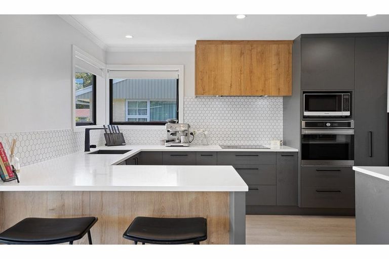 Photo of property in 5 Carbine Place, Sockburn, Christchurch, 8042