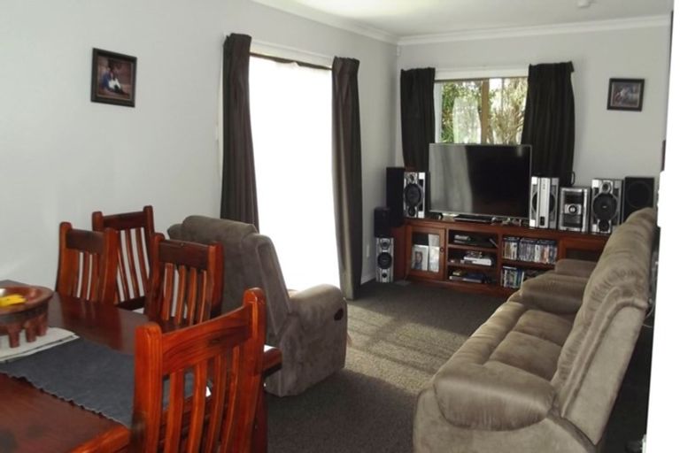 Photo of property in 71 Chichester Drive, Rosehill, Papakura, 2113