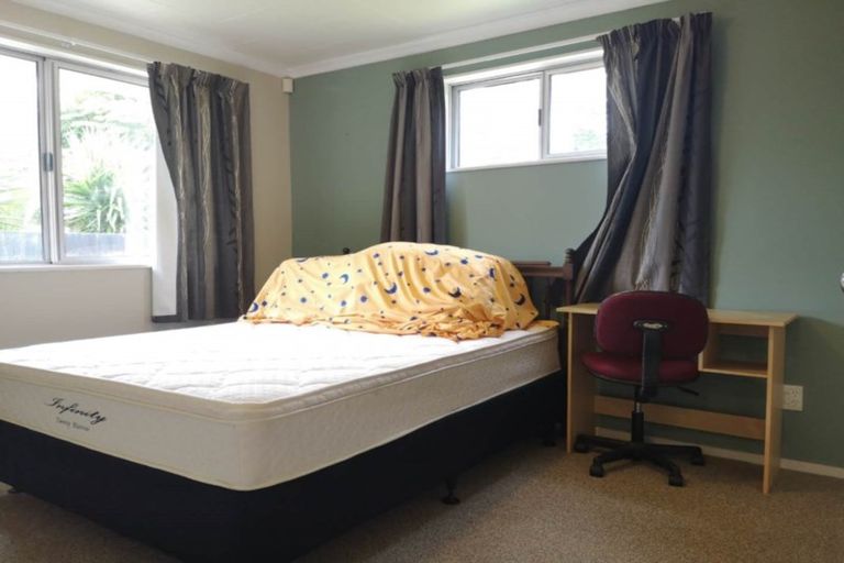 Photo of property in 24 Oakmont Place, Wattle Downs, Auckland, 2103