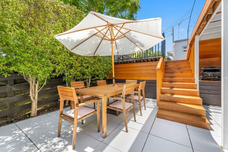Photo of property in 3/58 Birkdale Road, Birkdale, Auckland, 0626