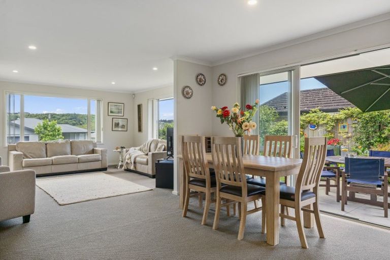 Photo of property in 37 Rochfort Crescent, Pyes Pa, Tauranga, 3112