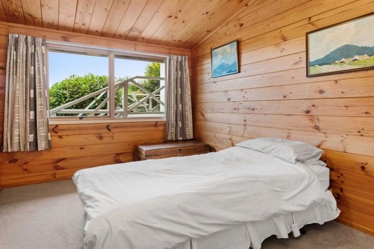 Photo of property in 33 Janice Place, Mount Pleasant, Christchurch, 8081