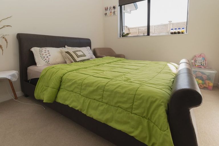 Photo of property in 58 Accolage Boulevard, Kumeu, 0810