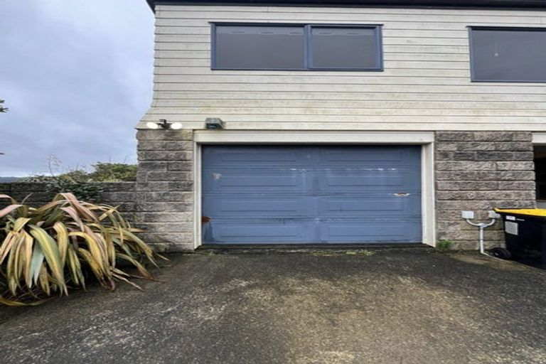 Photo of property in 19 Kilkelly Close, Tawa, Wellington, 5028