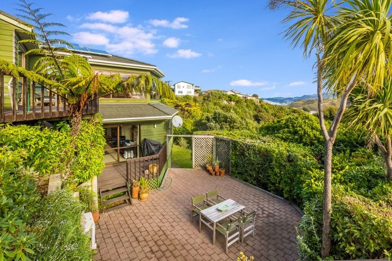 Photo of property in 18 Tremaine Place, Camborne, Porirua, 5026
