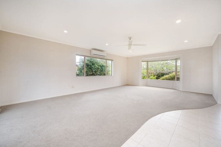 Photo of property in 6 Dairyland Drive, East Tamaki Heights, Auckland, 2016