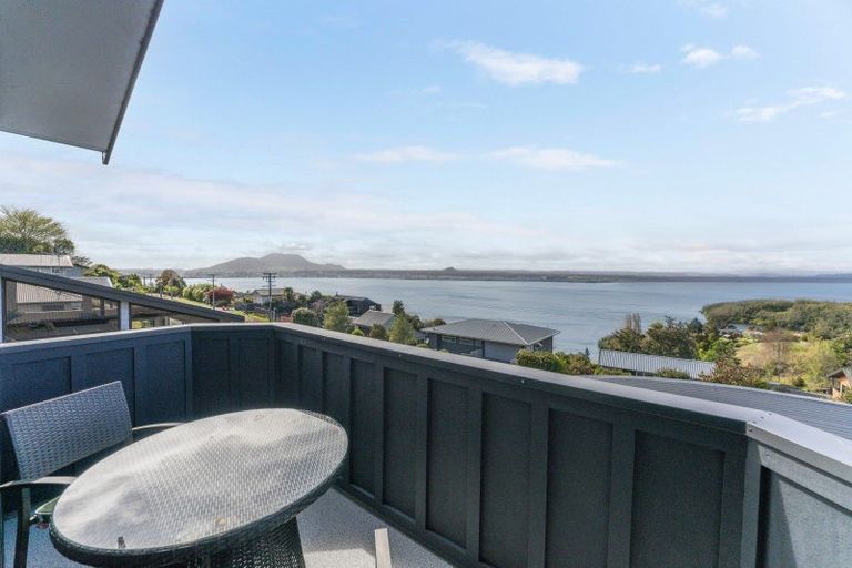 Photo of property in 82 Wakeman Road, Acacia Bay, Taupo, 3330