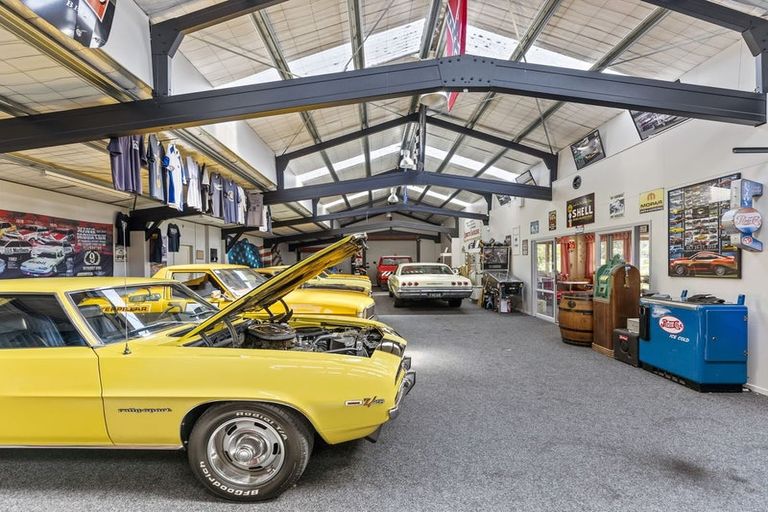 Photo of property in 100 Wingatui Road, Mosgiel, 9024