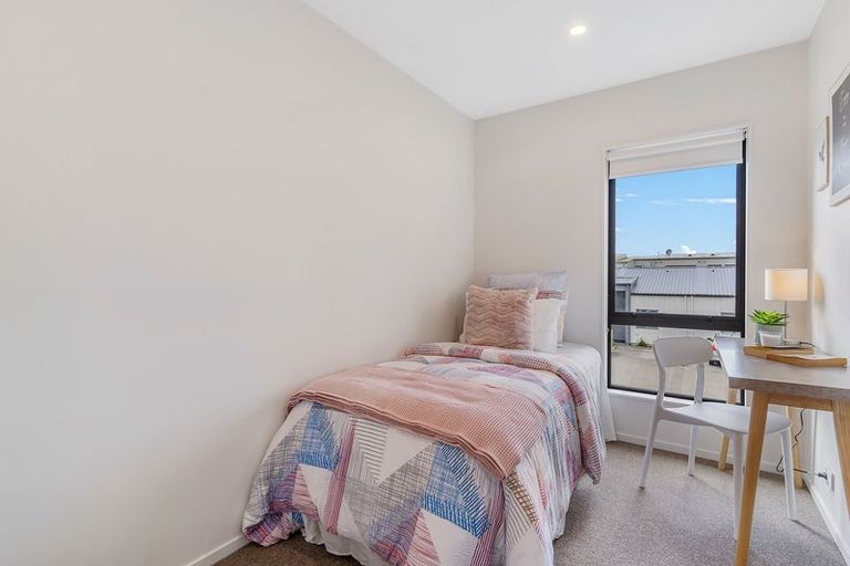 Photo of property in 15 Orona Place, Takanini, 2112