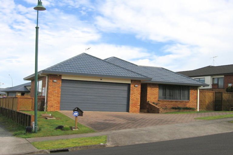 Photo of property in 11 Hollinger Place, Nawton, Hamilton, 3200