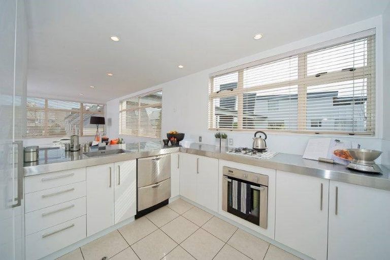 Photo of property in 30 York Street, Russell, 0202