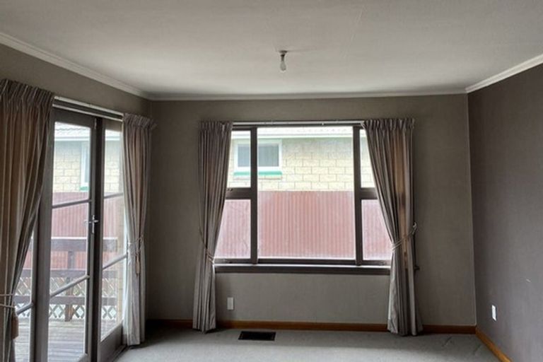 Photo of property in 8 Glenora Place, Hornby, Christchurch, 8042