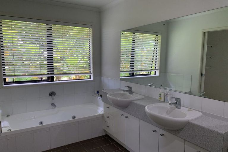 Photo of property in 1 Trimaran Drive, Gulf Harbour, Whangaparaoa, 0930